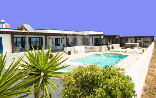 Counrty Villa For Sale In Tias