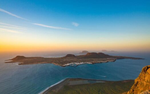 Stunning Seaside Villa On The Island Of La Graciosa