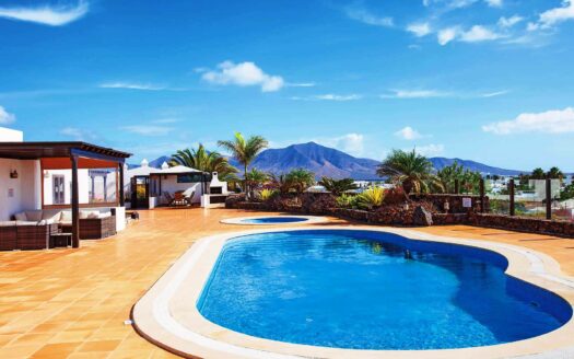 Property for sale in Playa Blanca