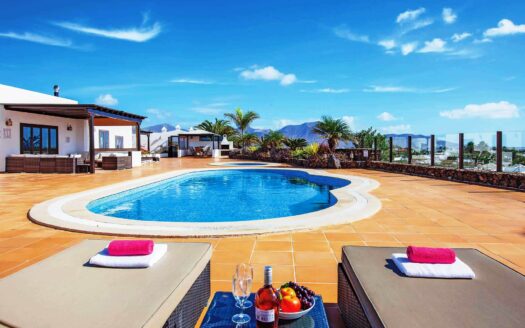 Property for sale in Playa Blanca