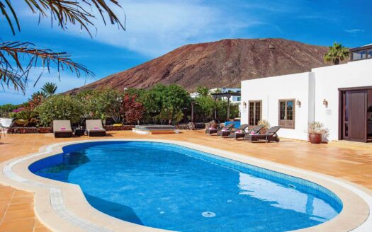 Property for sale in Playa Blanca