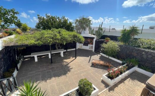 Villa for sale on golf resort in costal teguise