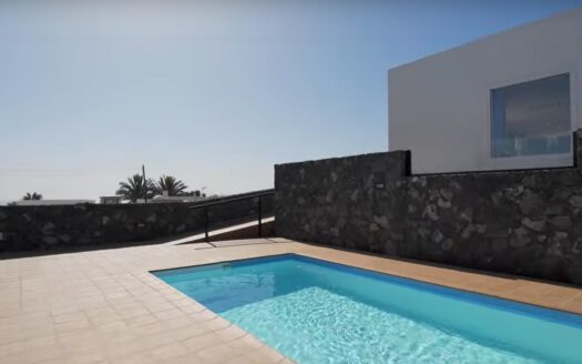 New modern detached villa