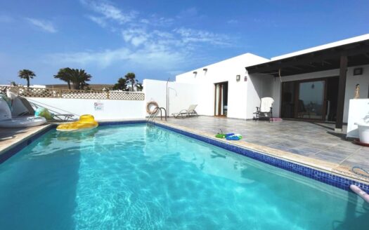 4 Bed villa with panoramic sea views