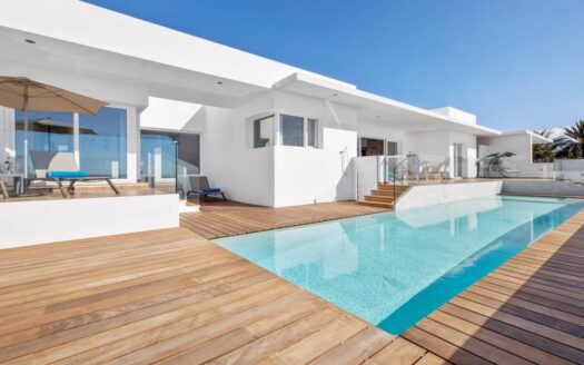 Luxury Villa In Tias