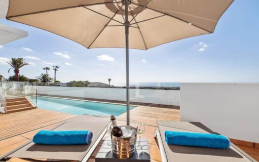 Luxury Villa In Tias
